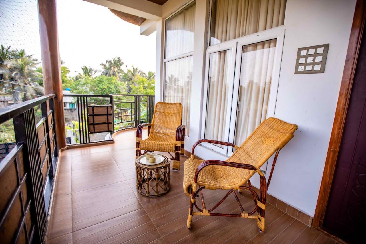 Waves Beach House Puducherry Exterior foto