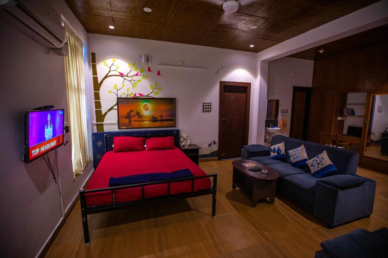 Waves Beach House Puducherry Exterior foto