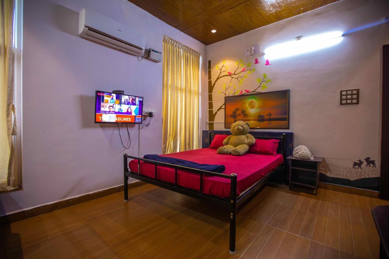 Waves Beach House Puducherry Exterior foto