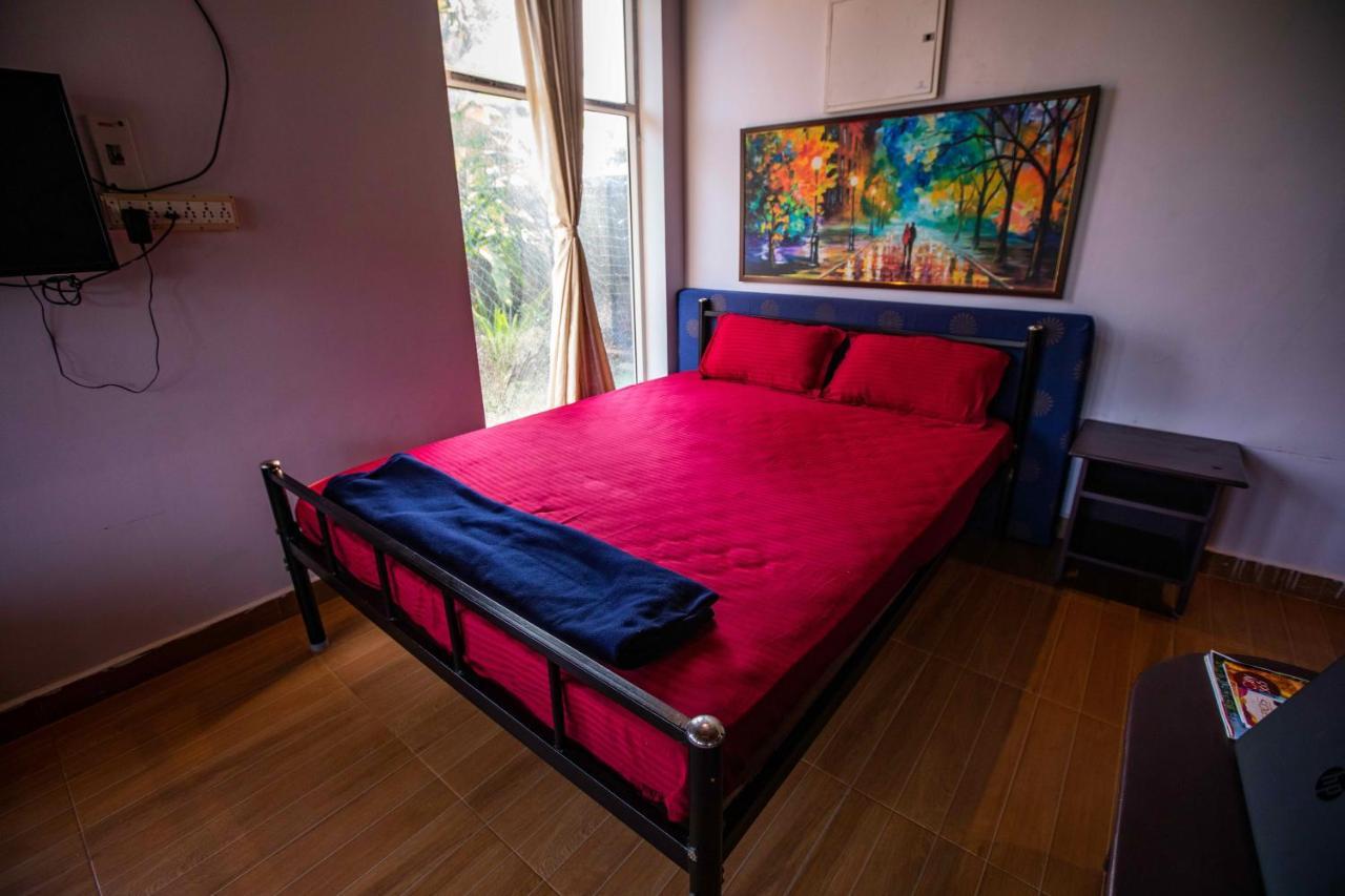 Waves Beach House Puducherry Exterior foto