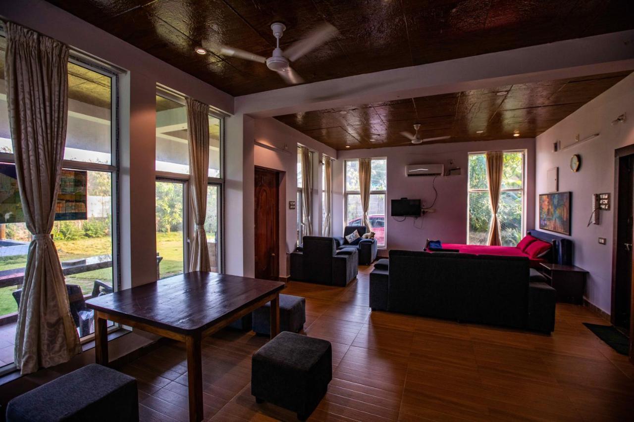 Waves Beach House Puducherry Exterior foto