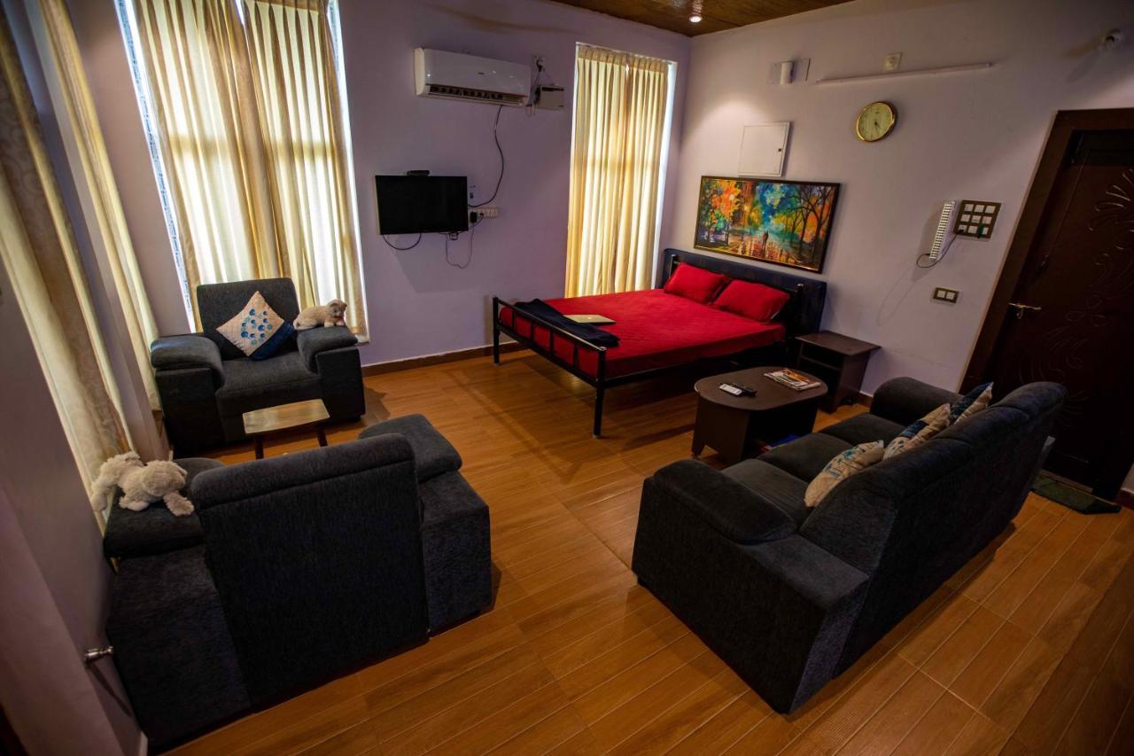 Waves Beach House Puducherry Exterior foto