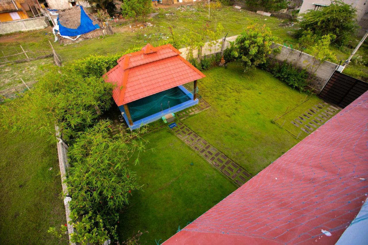 Waves Beach House Puducherry Exterior foto