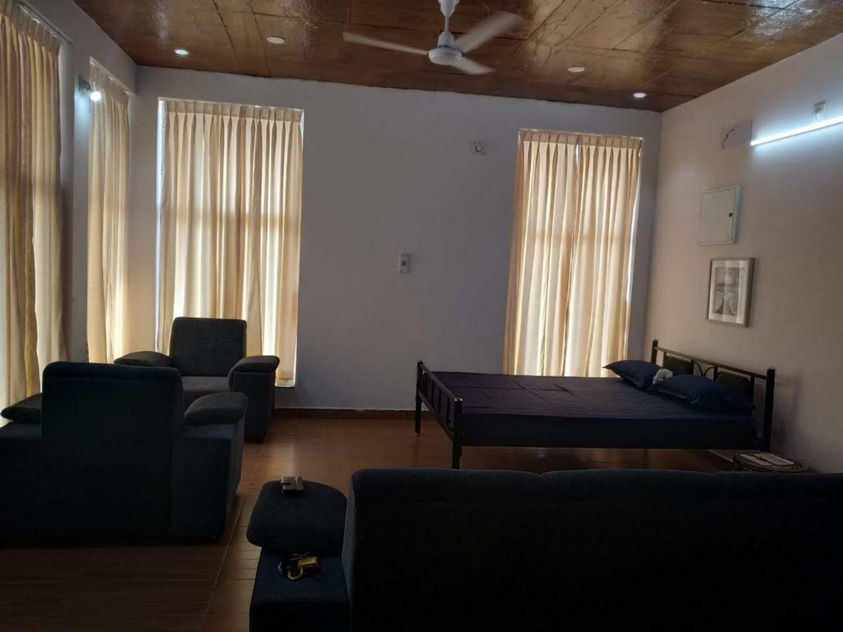 Waves Beach House Puducherry Exterior foto
