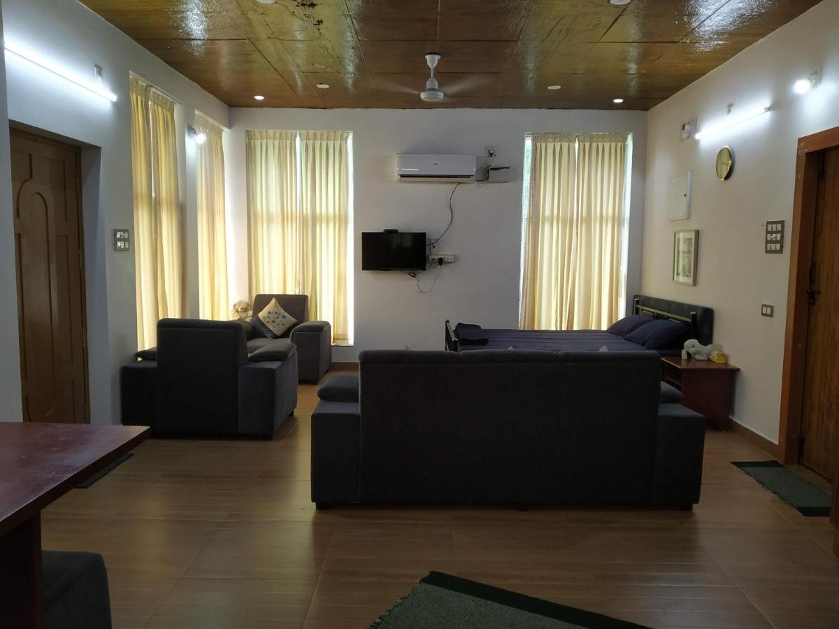 Waves Beach House Puducherry Exterior foto