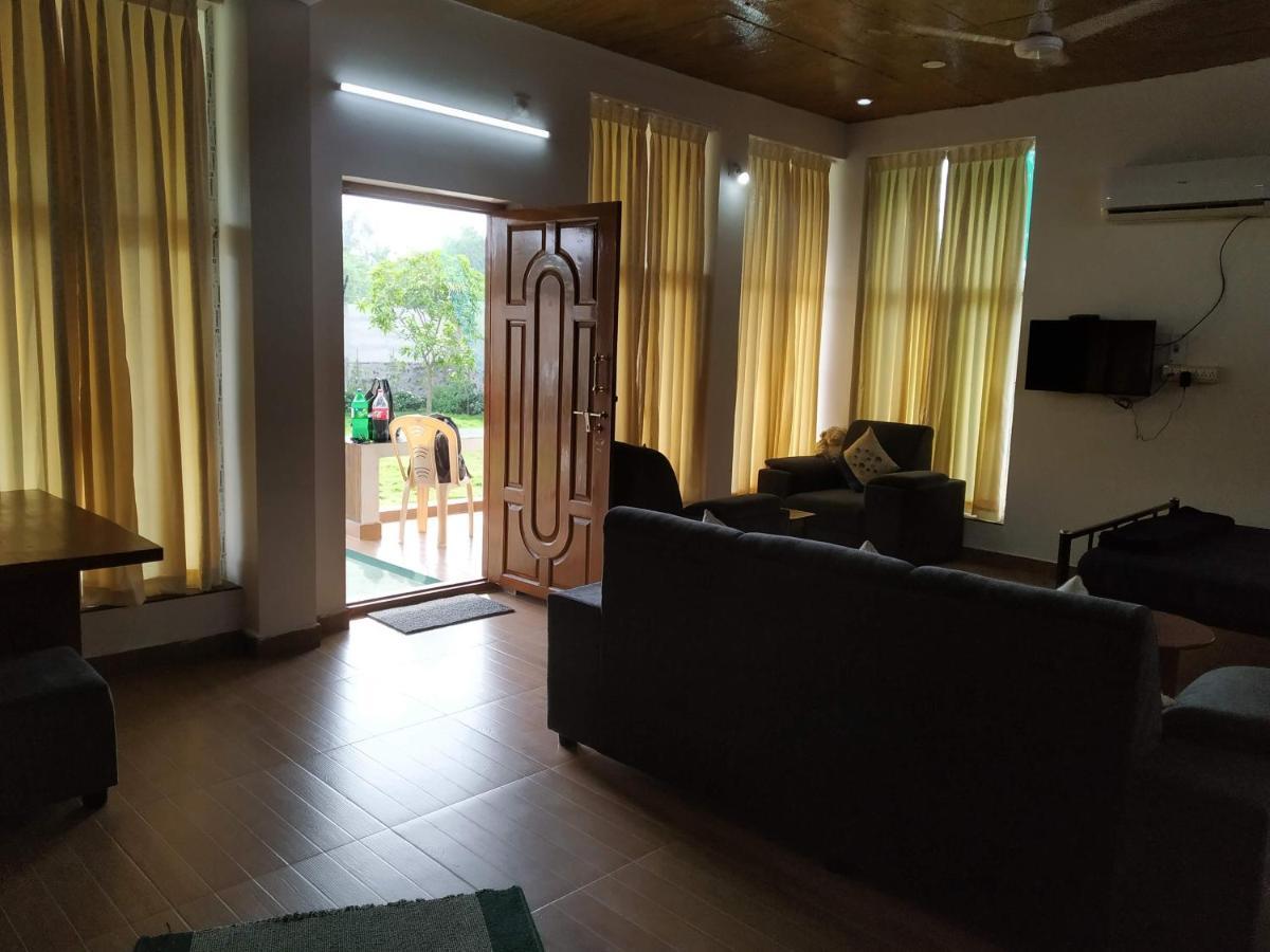 Waves Beach House Puducherry Exterior foto