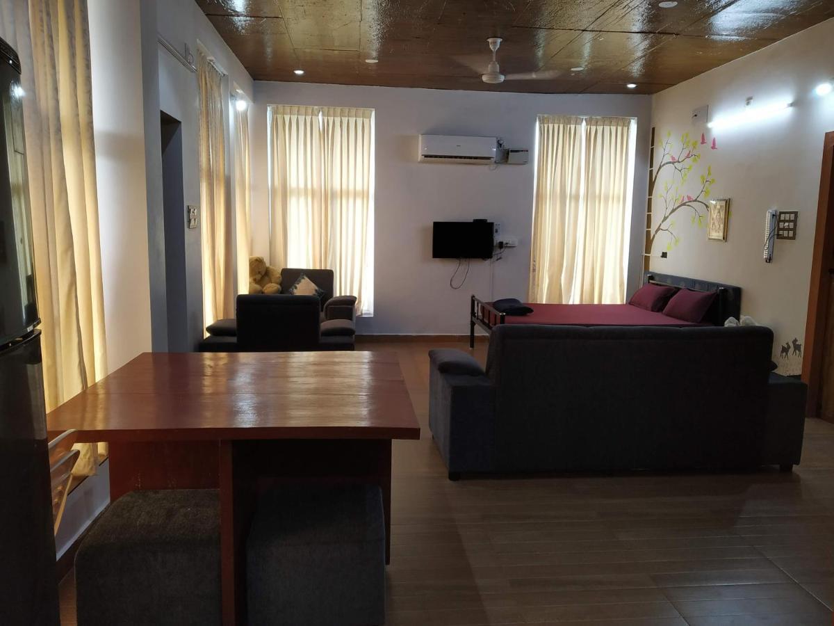 Waves Beach House Puducherry Exterior foto